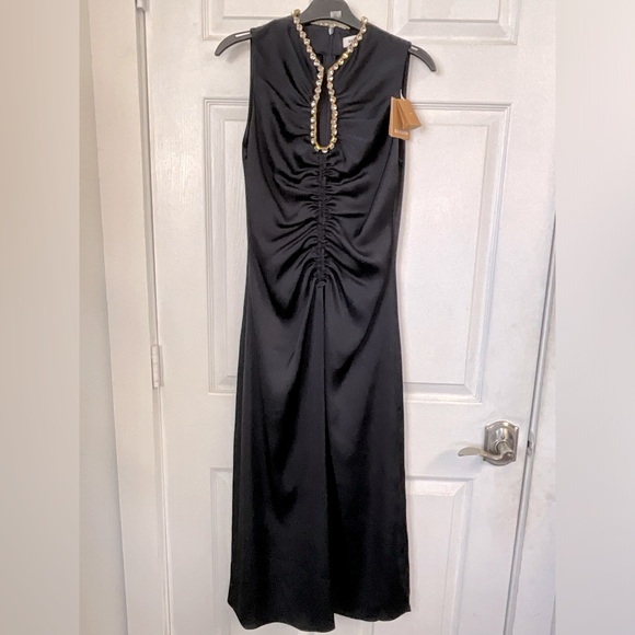 Iceberg Dress - Picture 3 of 6